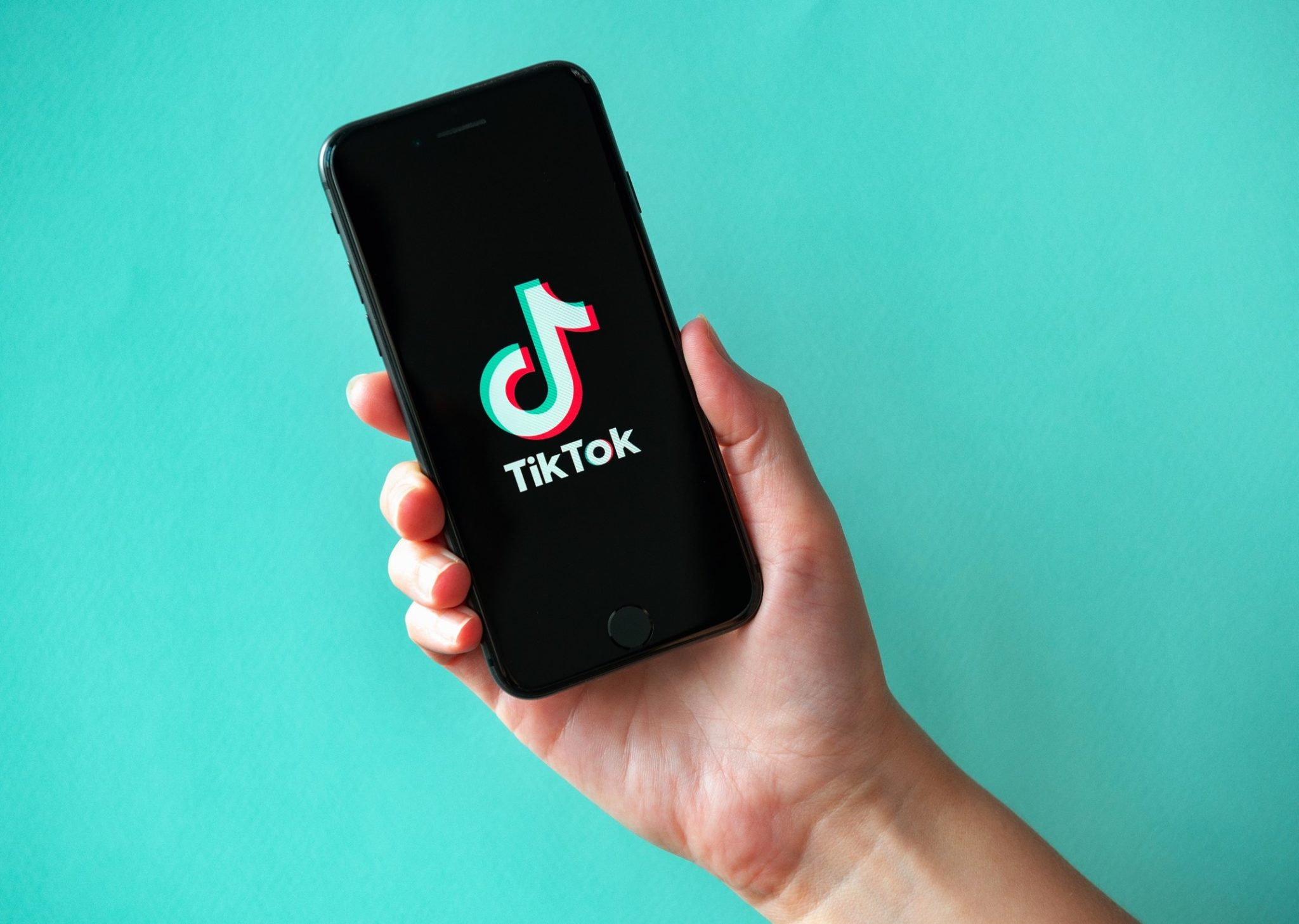 The “With and Without Dentures” TikTok Trend | Ralph Ave Dental Care